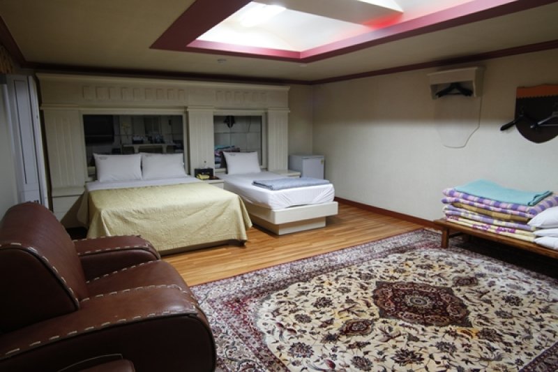 Paradise Hotel - Goodstay  (5/19)
