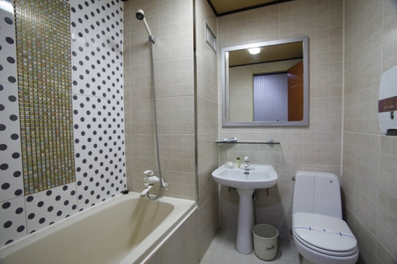 Paradise Hotel - Goodstay  (6/19)