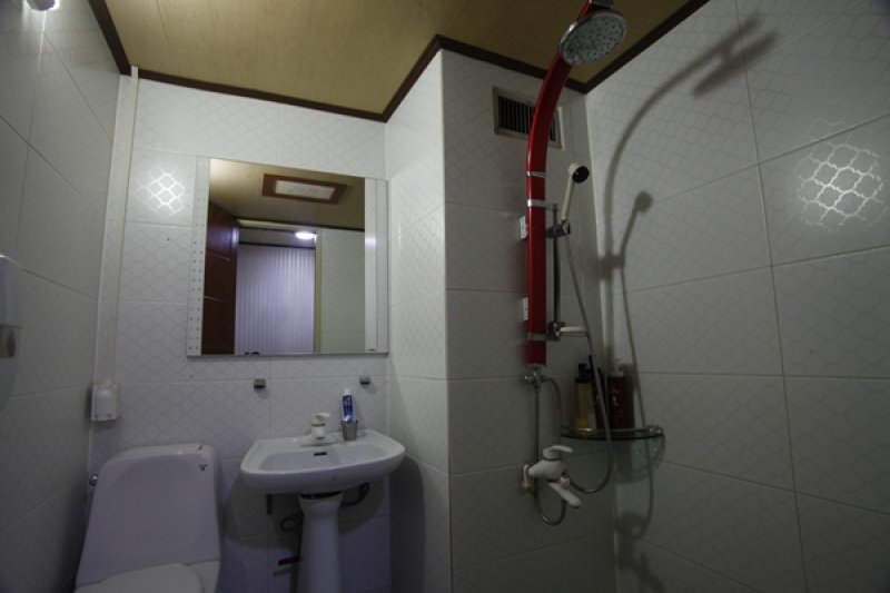 Paradise Hotel - Goodstay  (10/19)
