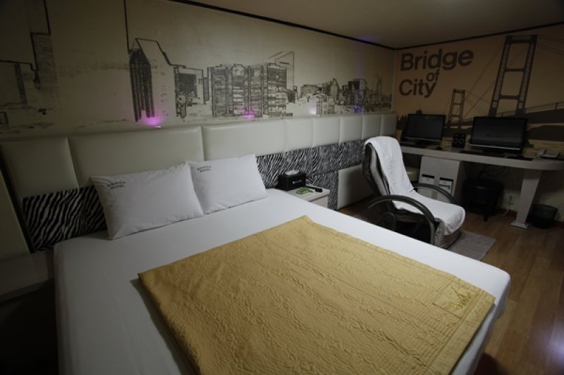 Paradise Hotel - Goodstay  (12/19)