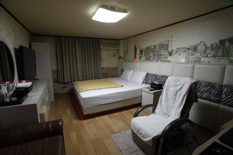 Paradise Hotel - Goodstay  (13/19)