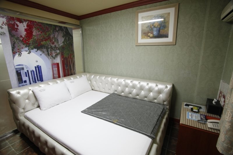 Paradise Hotel - Goodstay  (15/19)