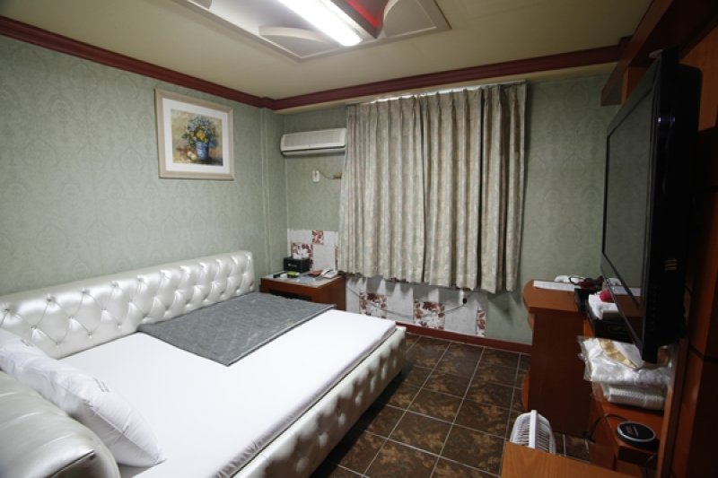 Paradise Hotel - Goodstay  (16/19)
