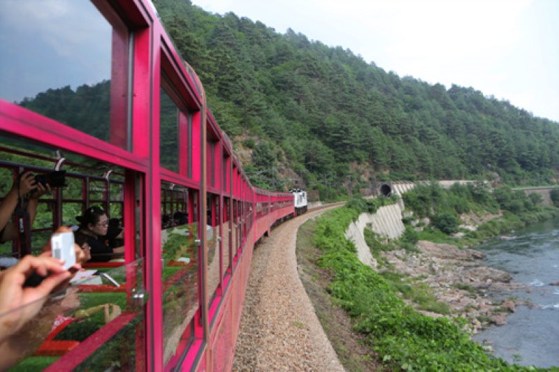 Baekdudaegan Mountain Range Canyon Train  (3/7)
