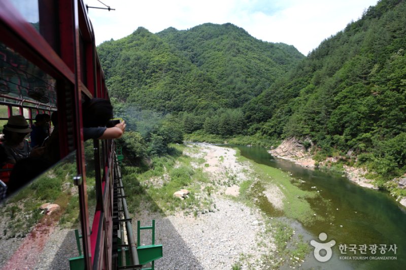 Baekdudaegan Mountain Range Canyon Train  (7/7)