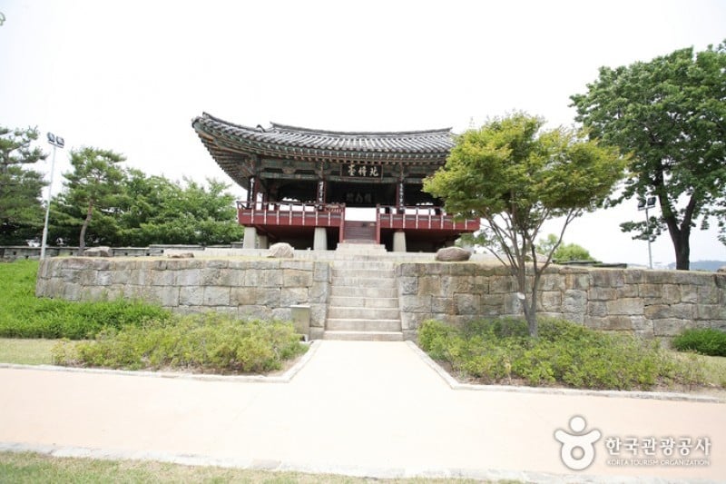 Jinjuseong Fortress  (4/14)