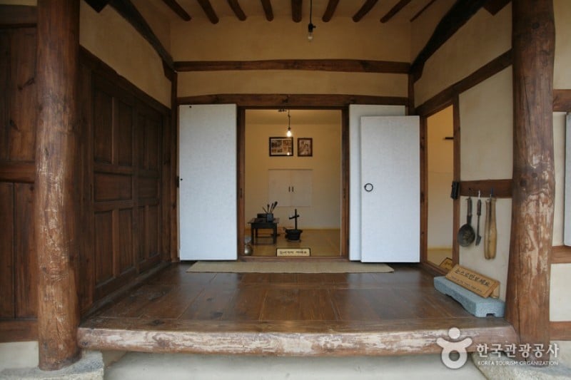 Birthplace of the16th President of Korea, Roh Moo-hyun  (1/4)