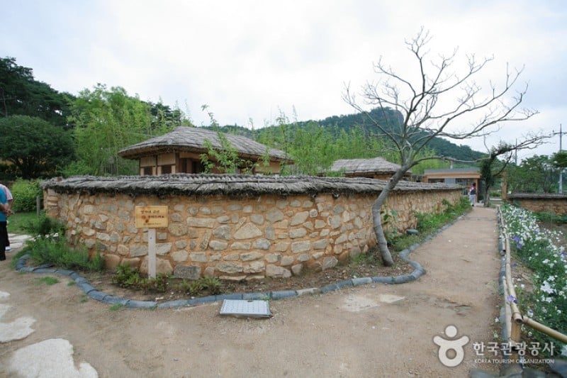Birthplace of the16th President of Korea, Roh Moo-hyun  (3/4)