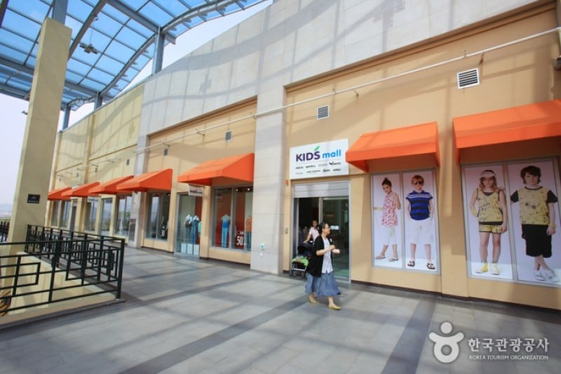 Lotte Premium Outlets - Gimhae Branch  (3/5)