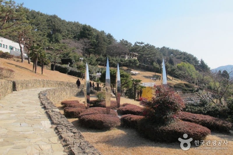 Nammangsan Sculpture Park  (9/9)
