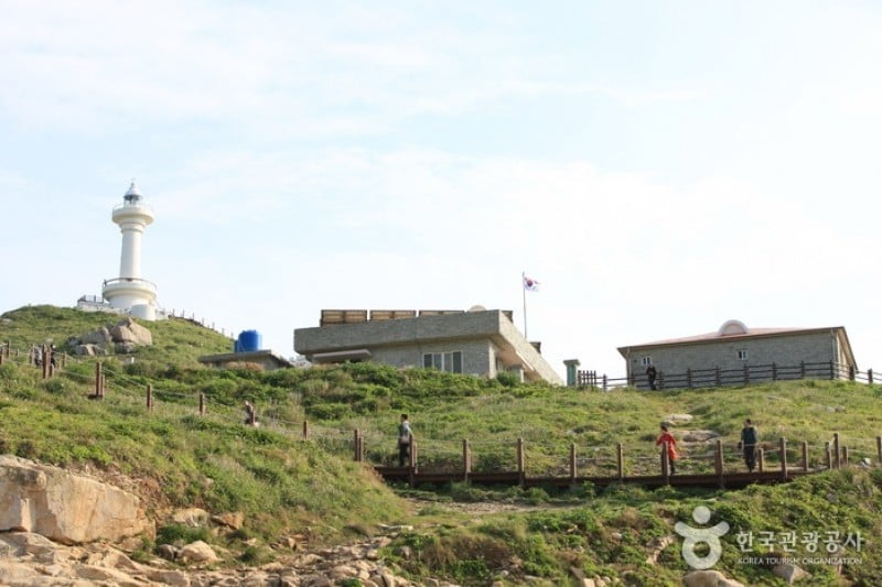 Somaemuldo Island Lighthouse  (2/2)