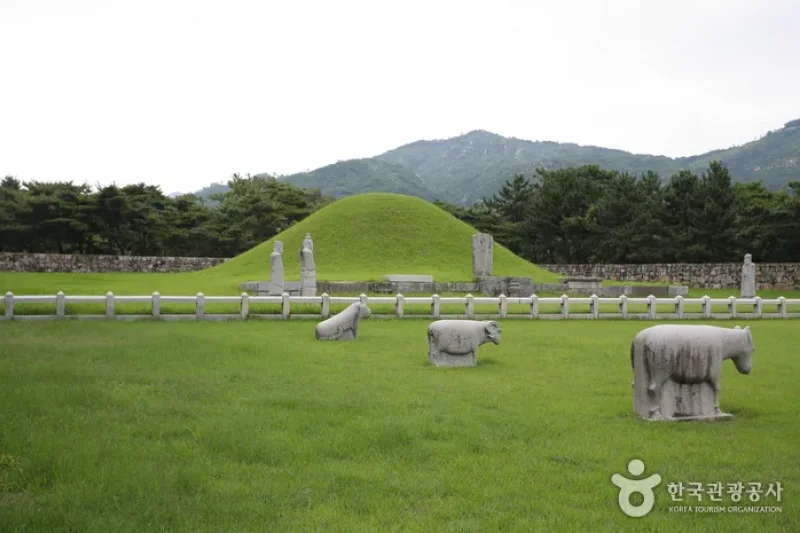 Tomb of King Suro  (6/7)