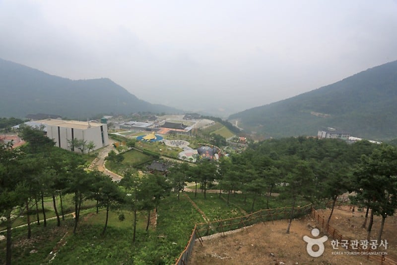 Sancheong Oriental Medicine Theme Park  (1/13)