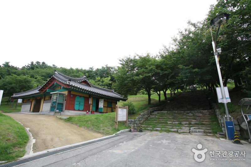 Gimhae Bonghwangdong Historic Site 