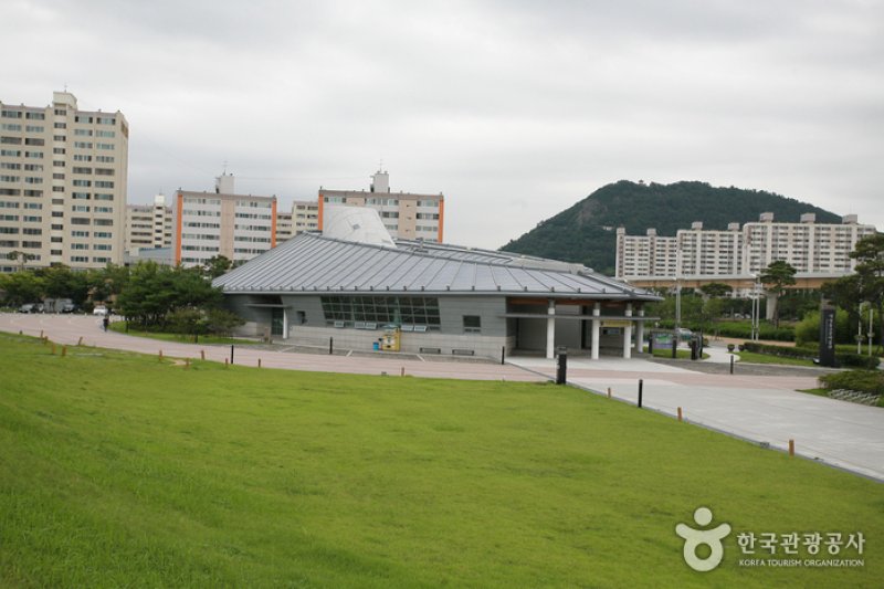 Daeseongdong Ancient Tombs  (4/5)