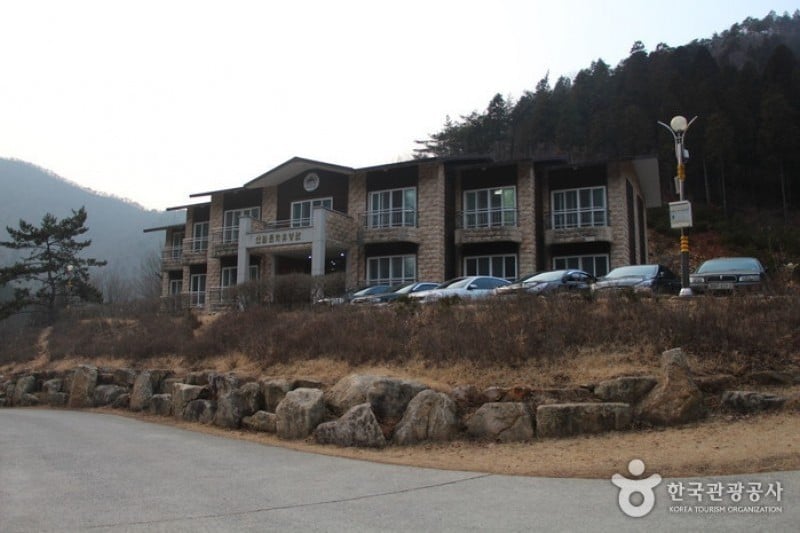 Namhae Pyeonbaek Recreational Forest  (1/17)