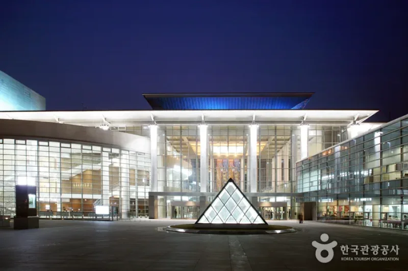 Gimhae Arts and Sports Center  (2/7)