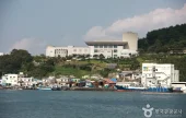 Tongyeong Citizen’s Center (통영시민문화회관)