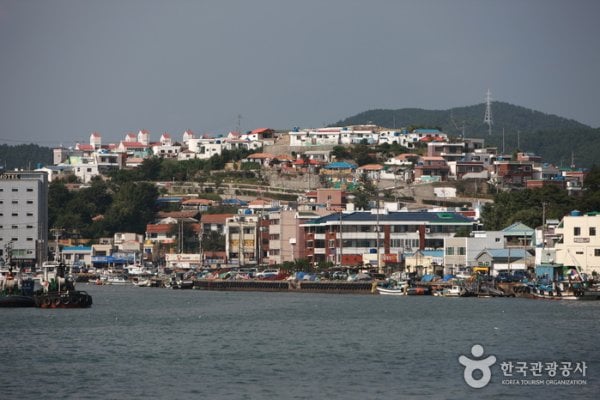 Dongpirang Village