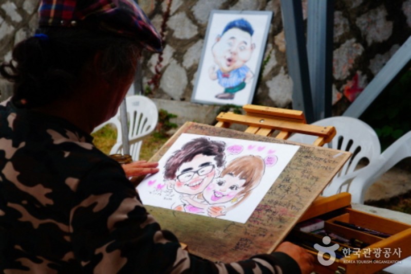 Dongpirang Village  (5/17)