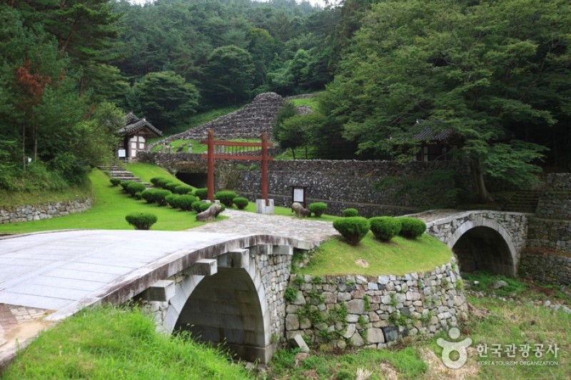 Royal Tomb of King Guhyeong  (6/10)