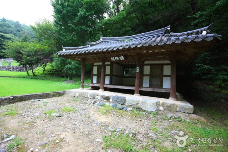 Royal Tomb of King Guhyeong  (9/10)
