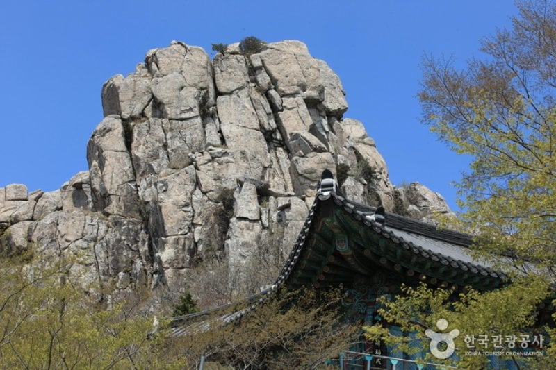 Boriam Temple in Geumsan Mountain  (16/32)