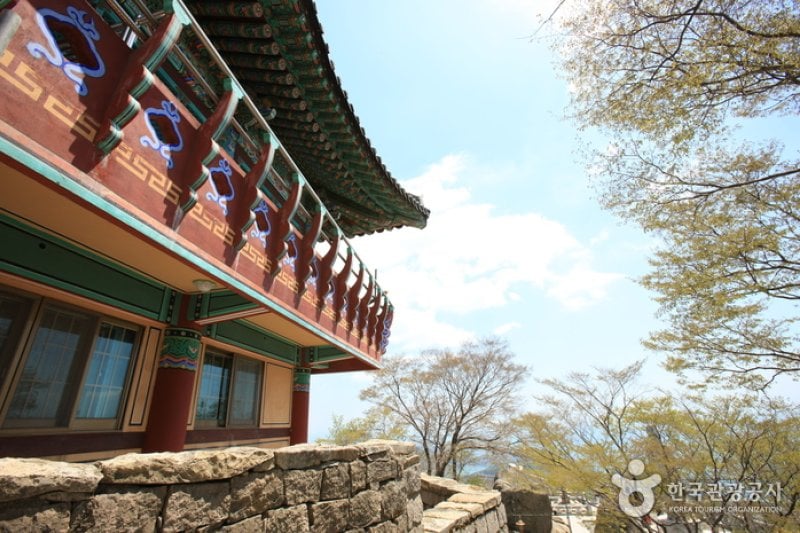 Boriam Temple in Geumsan Mountain  (18/32)