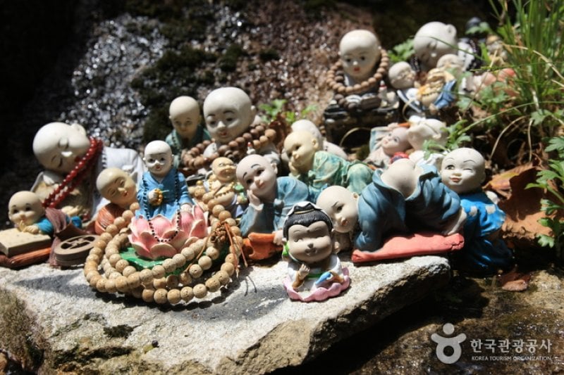 Boriam Temple in Geumsan Mountain  (23/32)