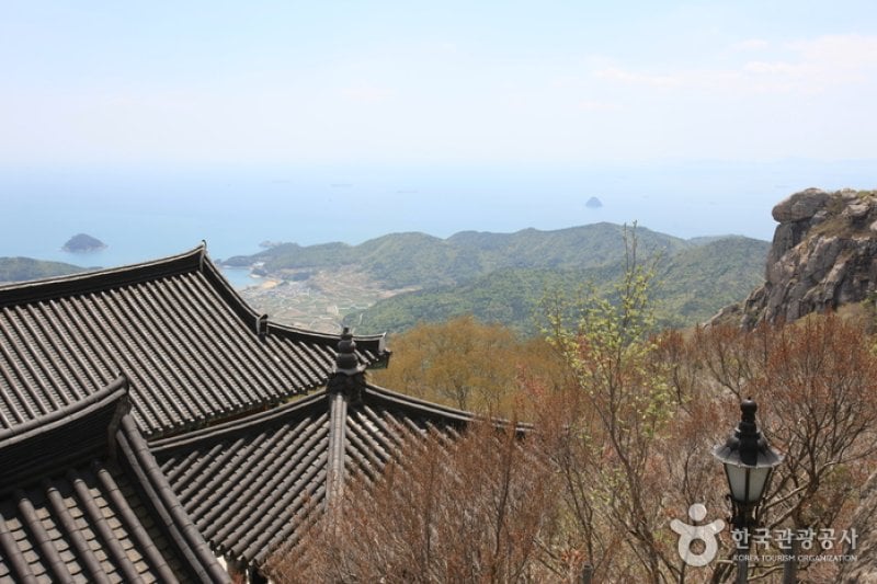 Boriam Temple in Geumsan Mountain  (25/32)