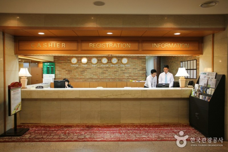 Admiral Hotel  (2/4)