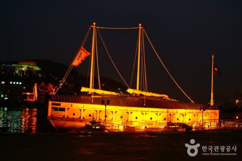 Gangguan Port Geobukseon Ship  (1/8)
