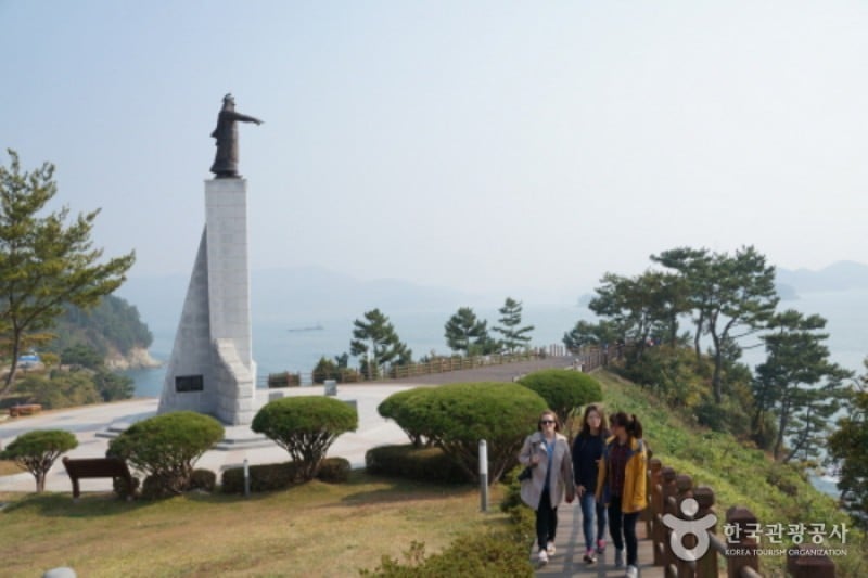 Yi Sun-Sin Park  (3/8)