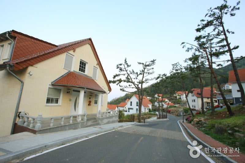 German Village  (14/28)