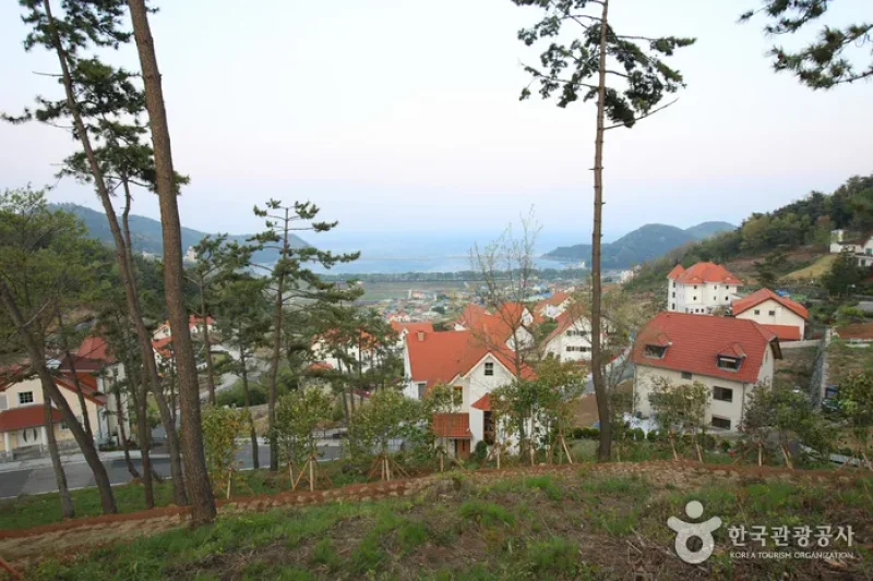German Village  (16/28)