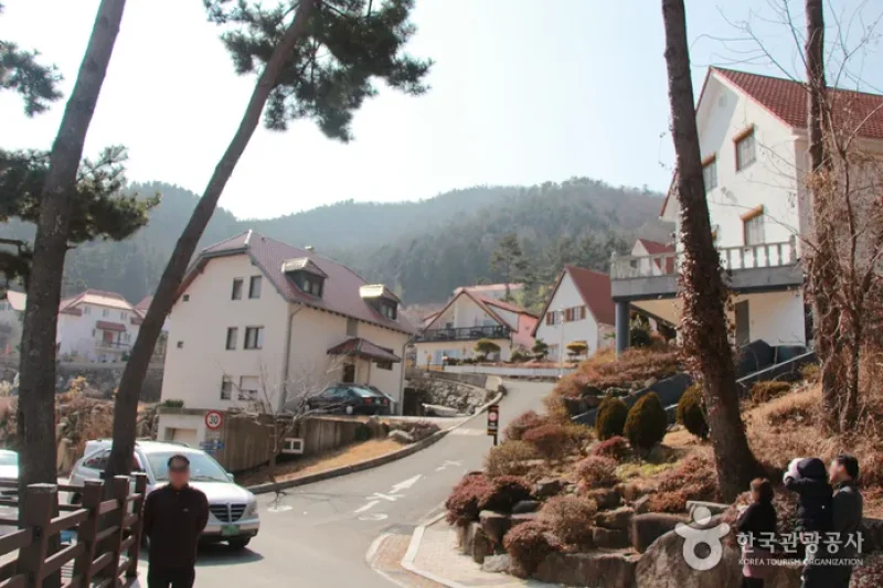 German Village  (19/28)