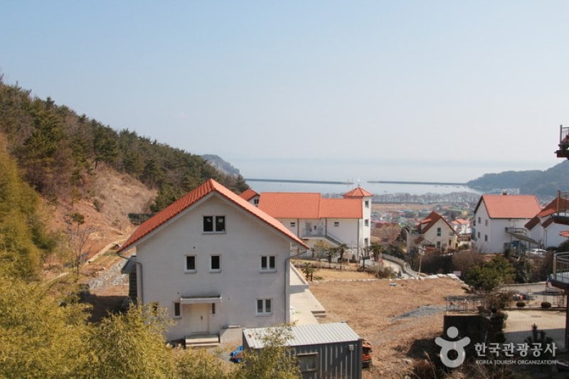 German Village  (22/28)