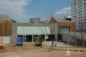 Isang Yun Memorial Park 