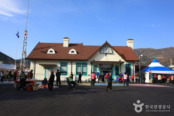 Jinhae Station