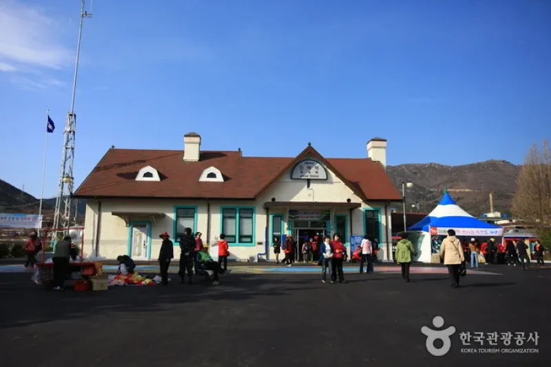 Jinhae Station  (2/3)