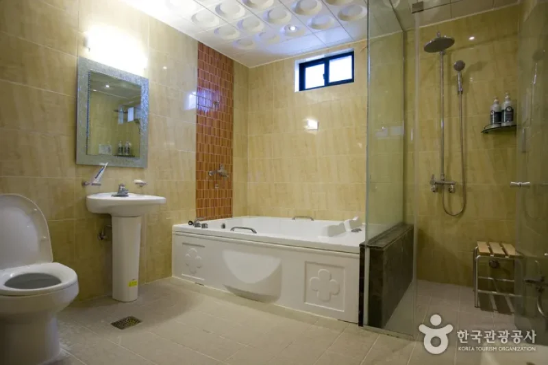 Bungmyeon Hwangtobang Hot Springs - Goodstay  (14/18)
