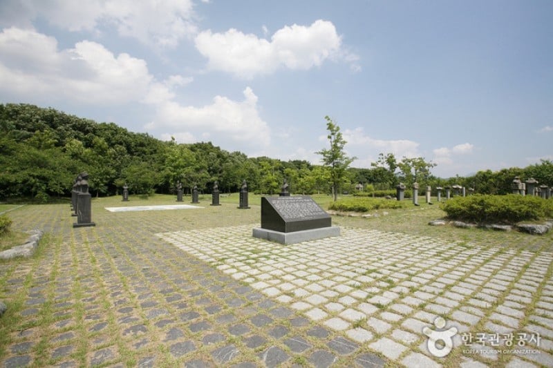 Sangnim Park  (4/12)