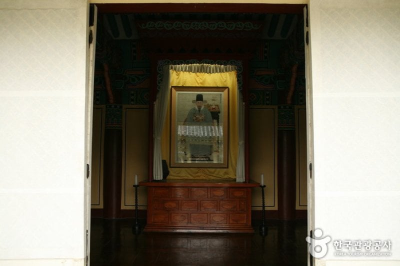 Chungnyeolsa Temple  (11/11)