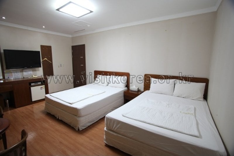 Lighthouse Hotel - Goodstay  (4/14)