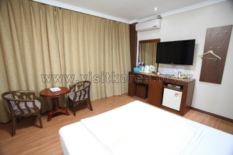 Lighthouse Hotel - Goodstay  (5/14)
