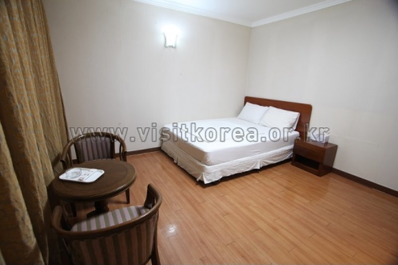 Lighthouse Hotel - Goodstay  (9/14)