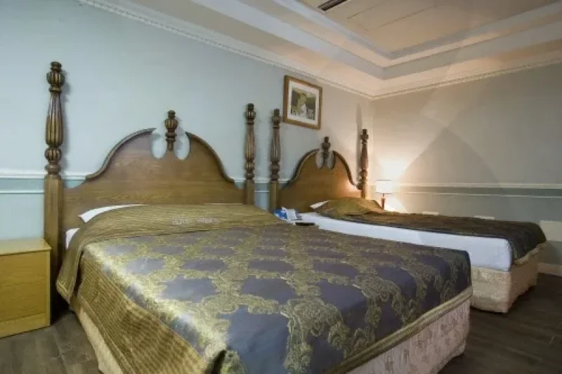 Prince Hotel  (10/49)