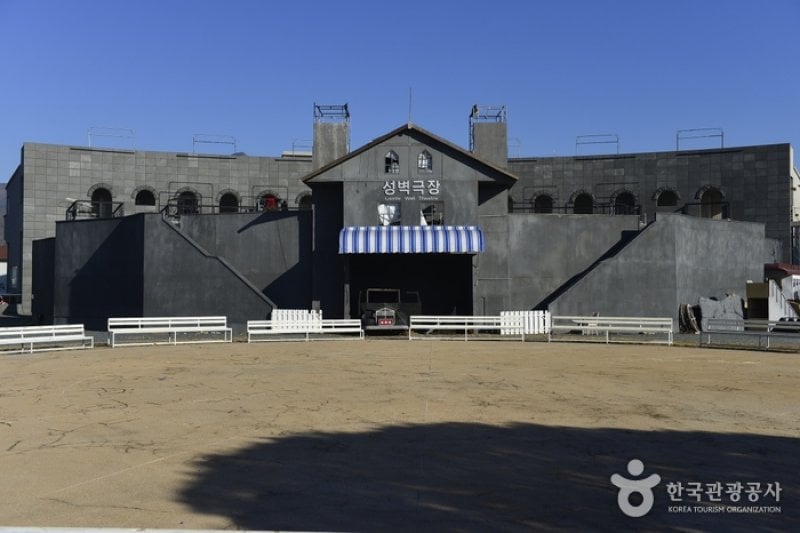 Miryang Theatre Village  (2/5)