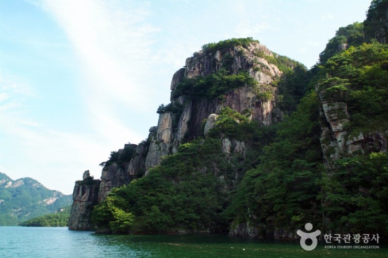 Eight Scenic Views of Danyang  (2/7)