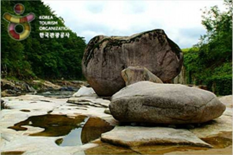 Eight Scenic Views of Danyang  (6/7)